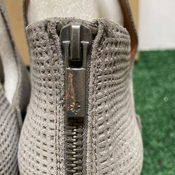 New Lucky Brand Gray Powe Leather Bootie women’s  size 10 (OKPM-07-020) - Picture 4 of 9